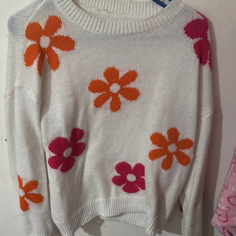Floral Patterned White Sweater